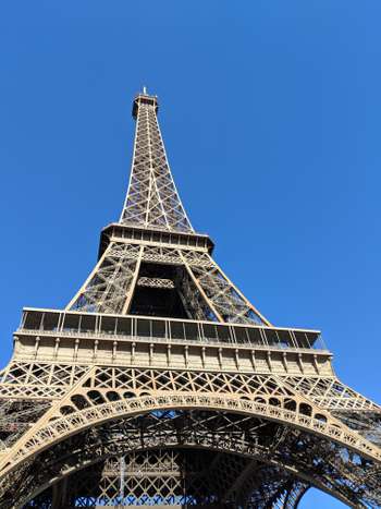 Eiffel Tower: where to see the monument apart from in Paris?